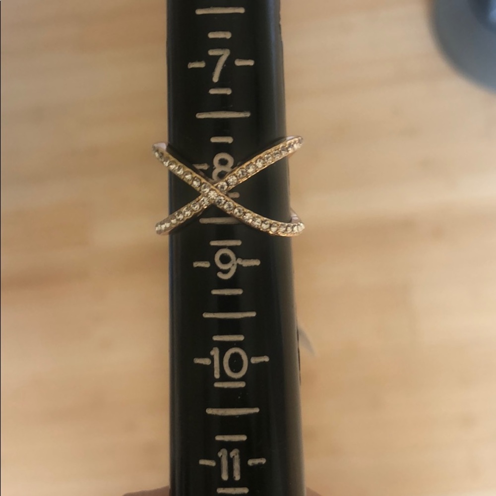 Gorgeous crisscross stone ring - Picture 5 of 5